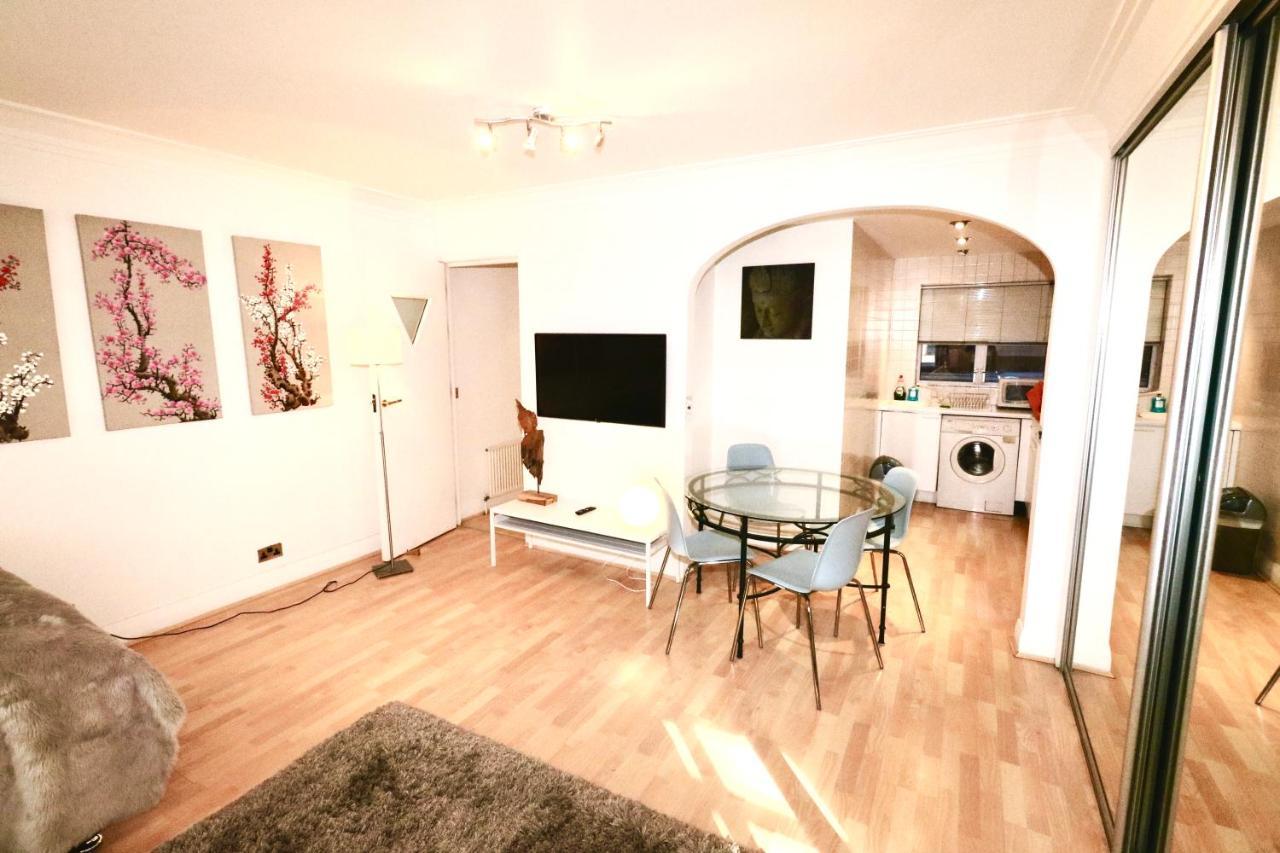 Soho Lovely Central Studio Lift Access Apartment London