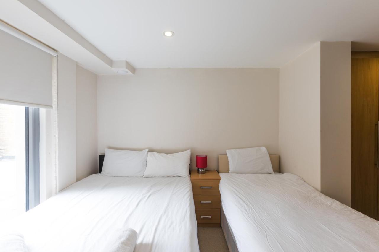 Modern 2 Bed 2 Bath With Outdoor Space Hyde Park Apartment