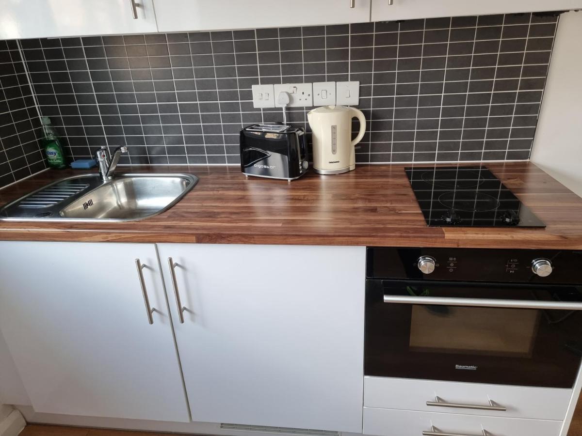 Lovely Studios, North Kensington - Sk Apartment London
