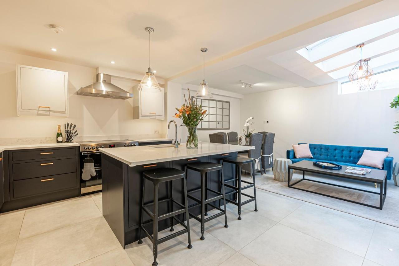 Apartment Joivy Stunning 3 Bed,2 Bath House With Roof Terrace In Chelsea *