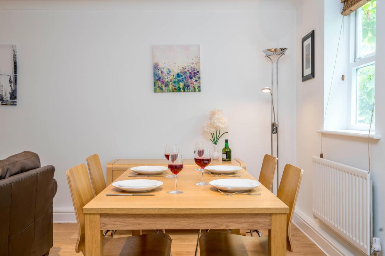 Splendid Near Vauxhall Tube London