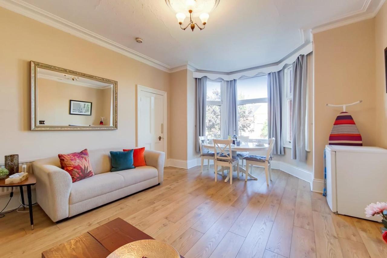 Spacious Ealing Broadway
