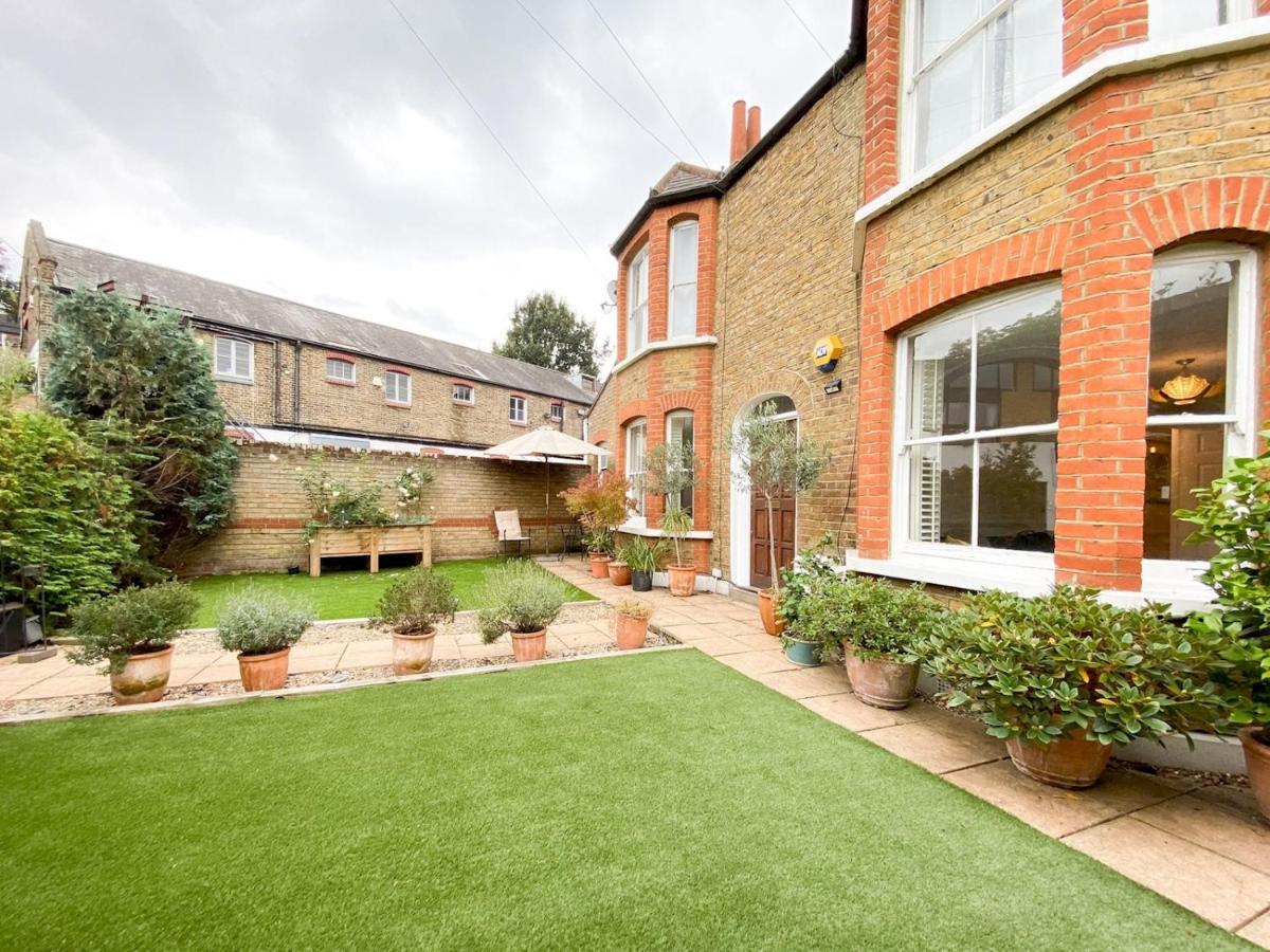 Pass The Keys Garden In Stockwell Apartment