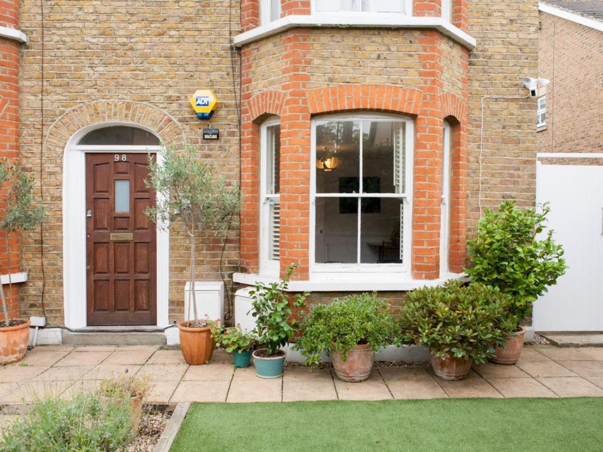 Pass The Keys Garden In Stockwell London
