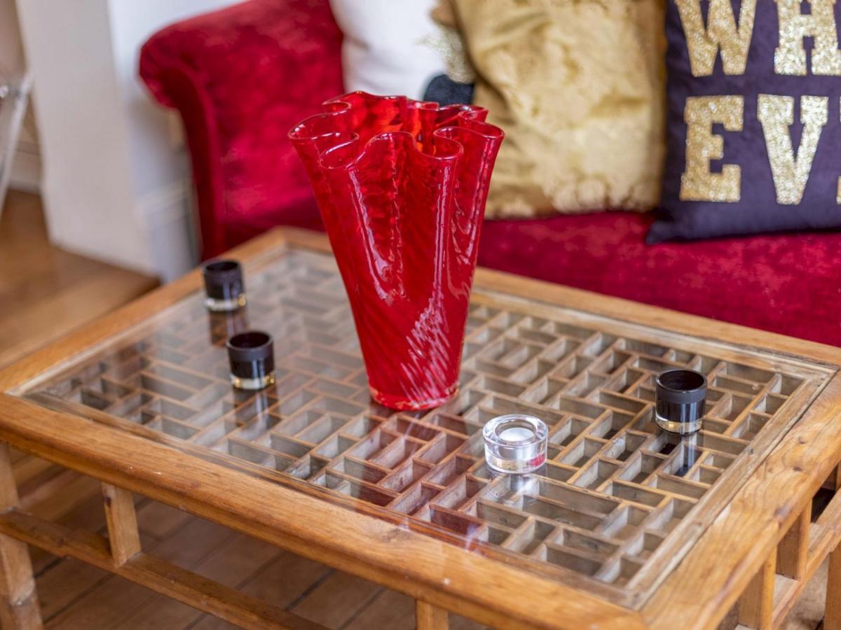Pass The Keys Split-floors Antique In Portobello Road Apartment London