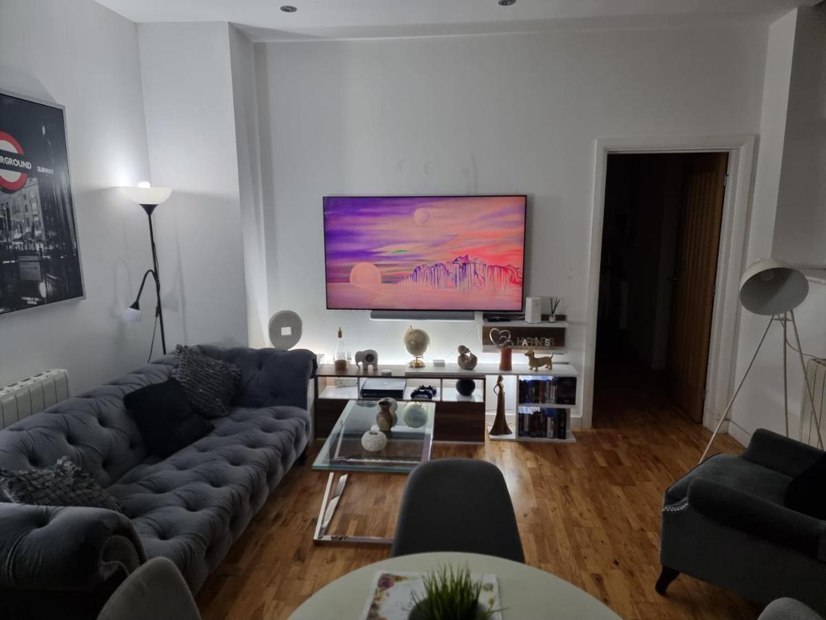 Spacious & Central Park Ground Floor Flat Apartment London