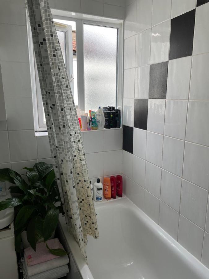 Homestay Friendly House London
