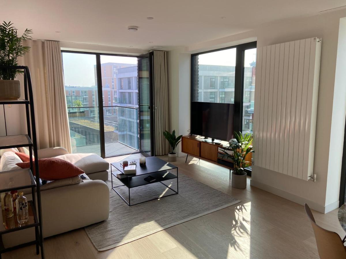 Apartment Royal Wharf By The Thames