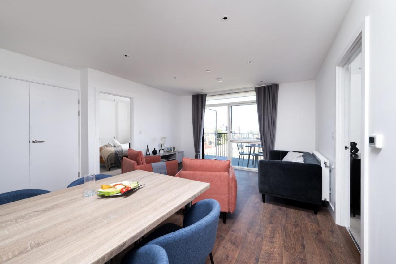 Modern And At Barking Wharf In Apartment *