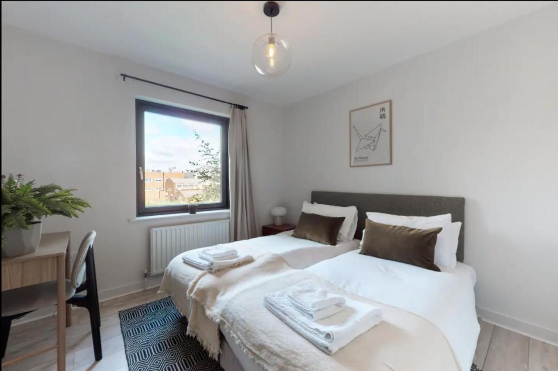 Modern 2 Bedroom Flat With Patio In Turnpike Lane Apartment *