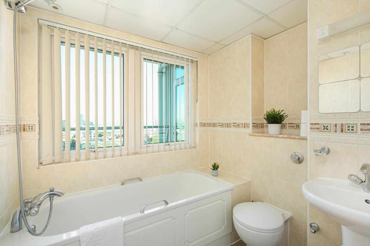Apartment Skyvillion - 3bed Penthouse Near Airport, O2 Arena, Excel Centre With Parking London