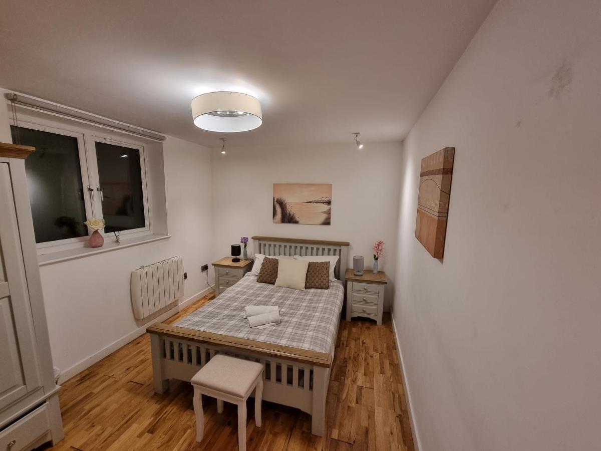 Spacious & Central Park Ground Floor Flat Apartment