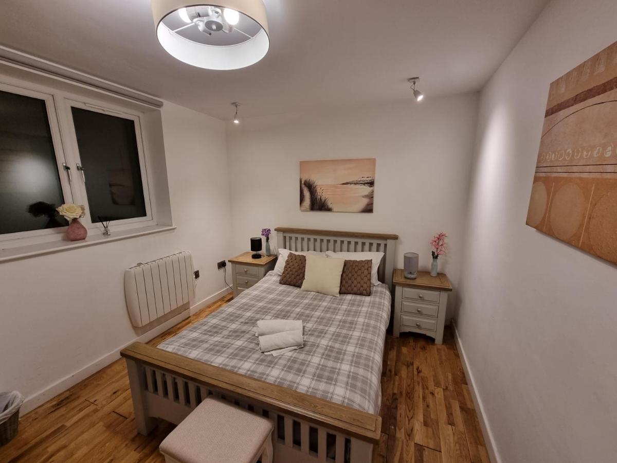 Apartment Spacious & Central Park Ground Floor Flat *