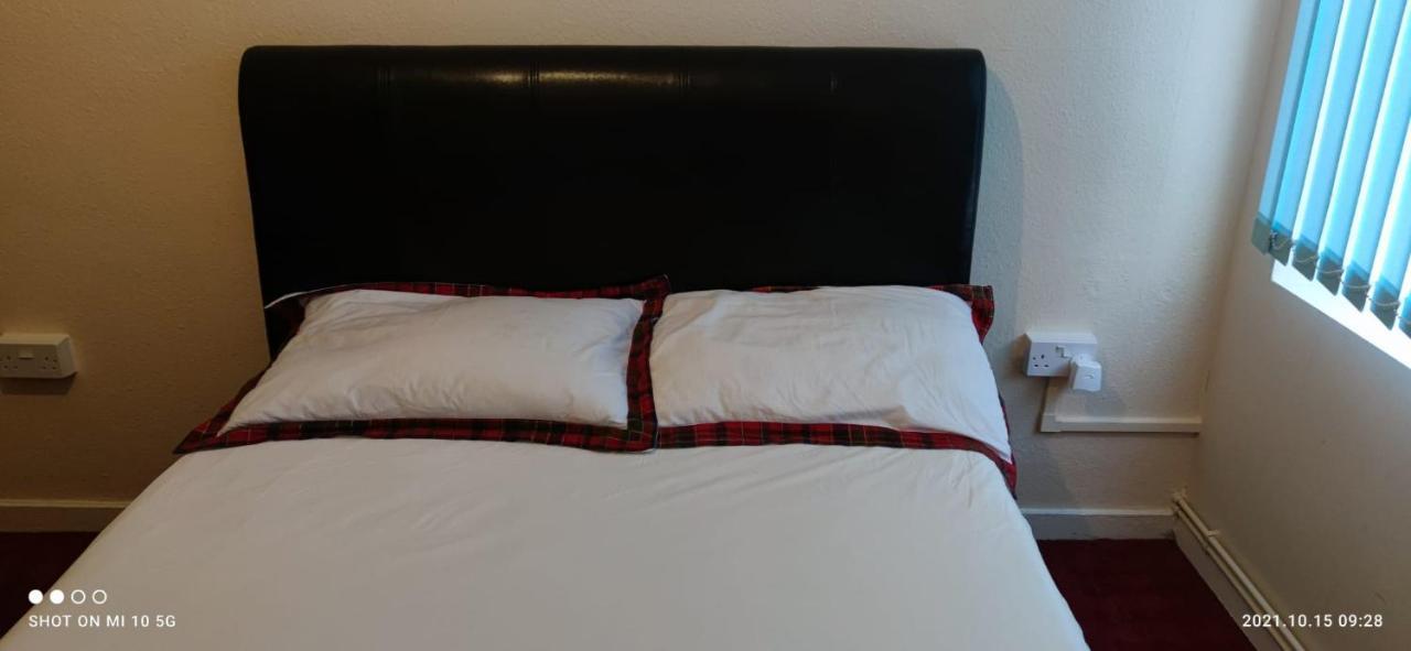 Nice Double Bedroom At Streatham Place London