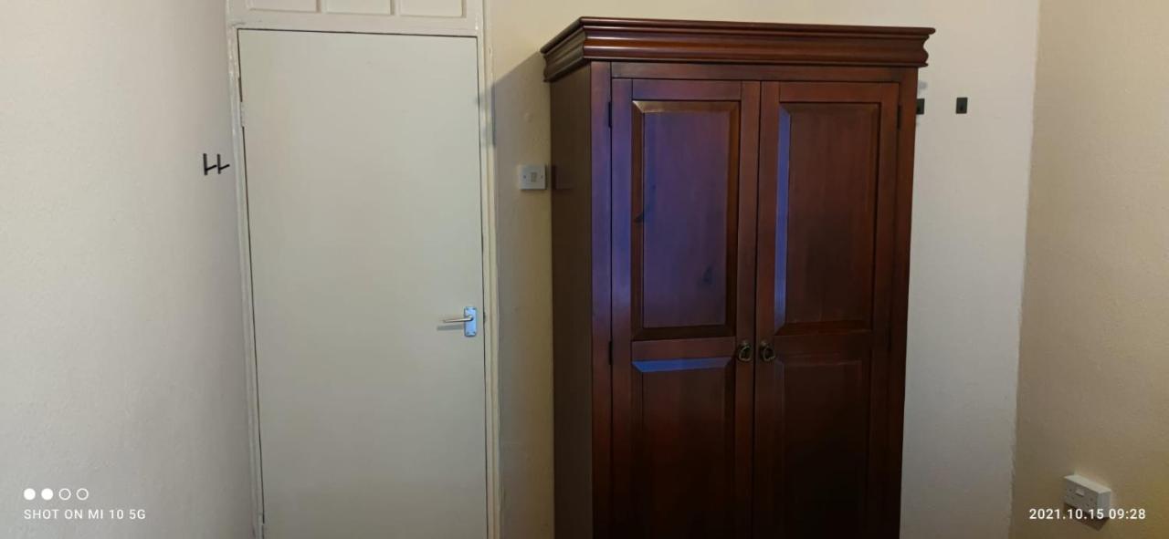Nice Double Bedroom At Streatham Place Privatunterkunft *