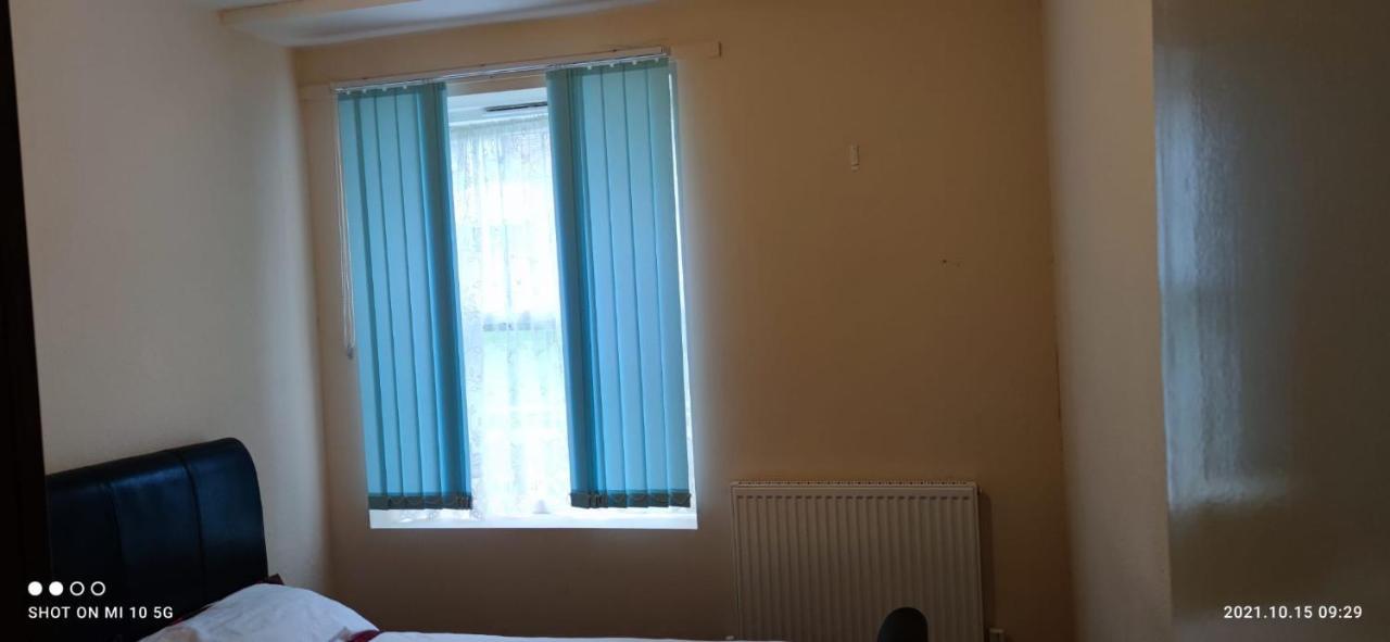 Nice Double Bedroom At Streatham Place Privatunterkunft