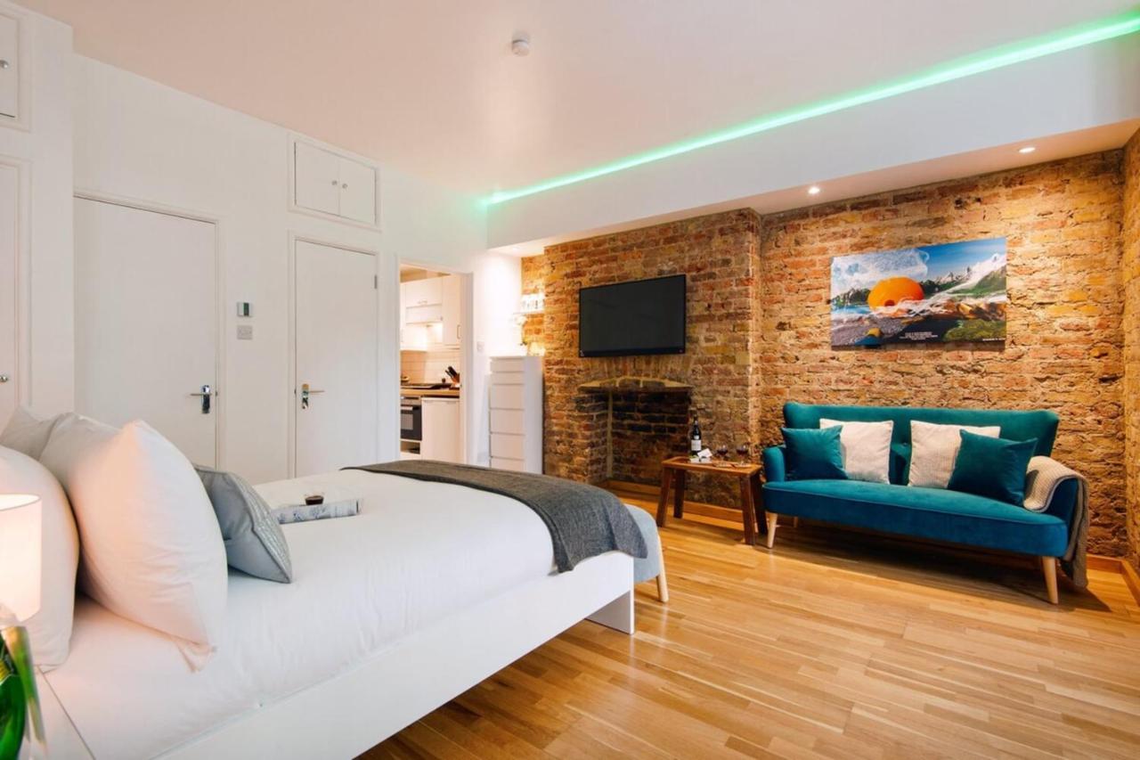 The Lovely Longridge Road Apartment London