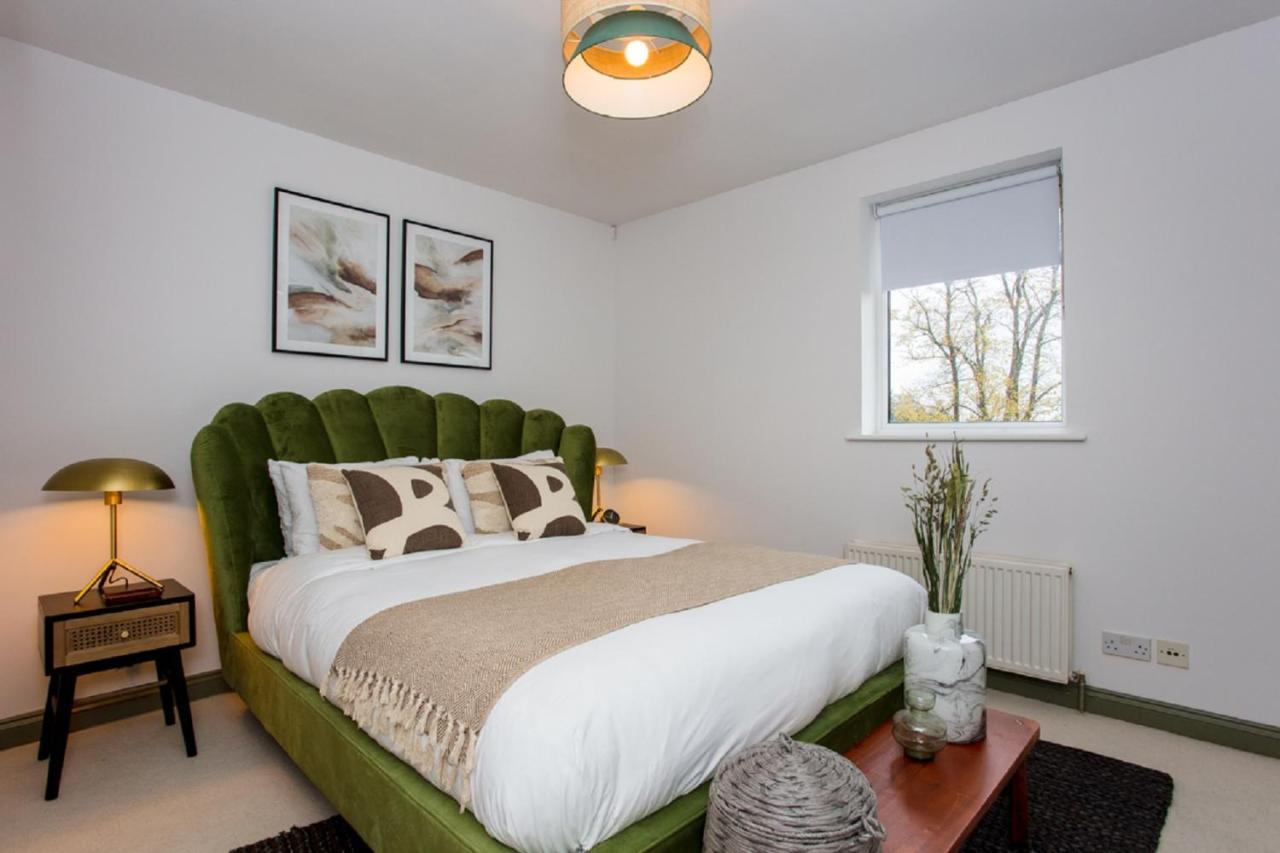 The Sparkford Gardens - Lovely 2bdr With Balcony Apartamento *