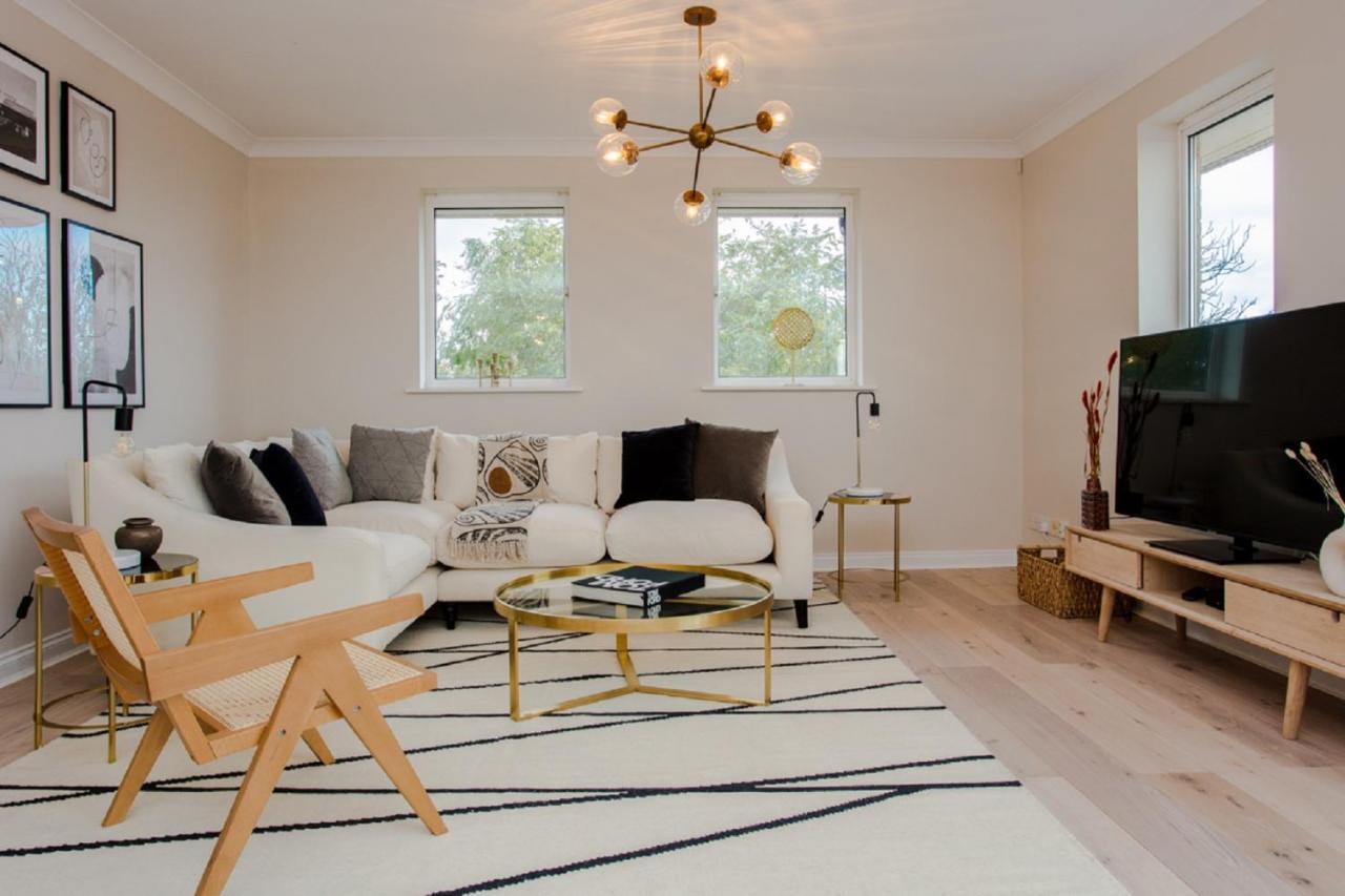 Apartment The Sparkford Gardens - Lovely 2bdr With Balcony