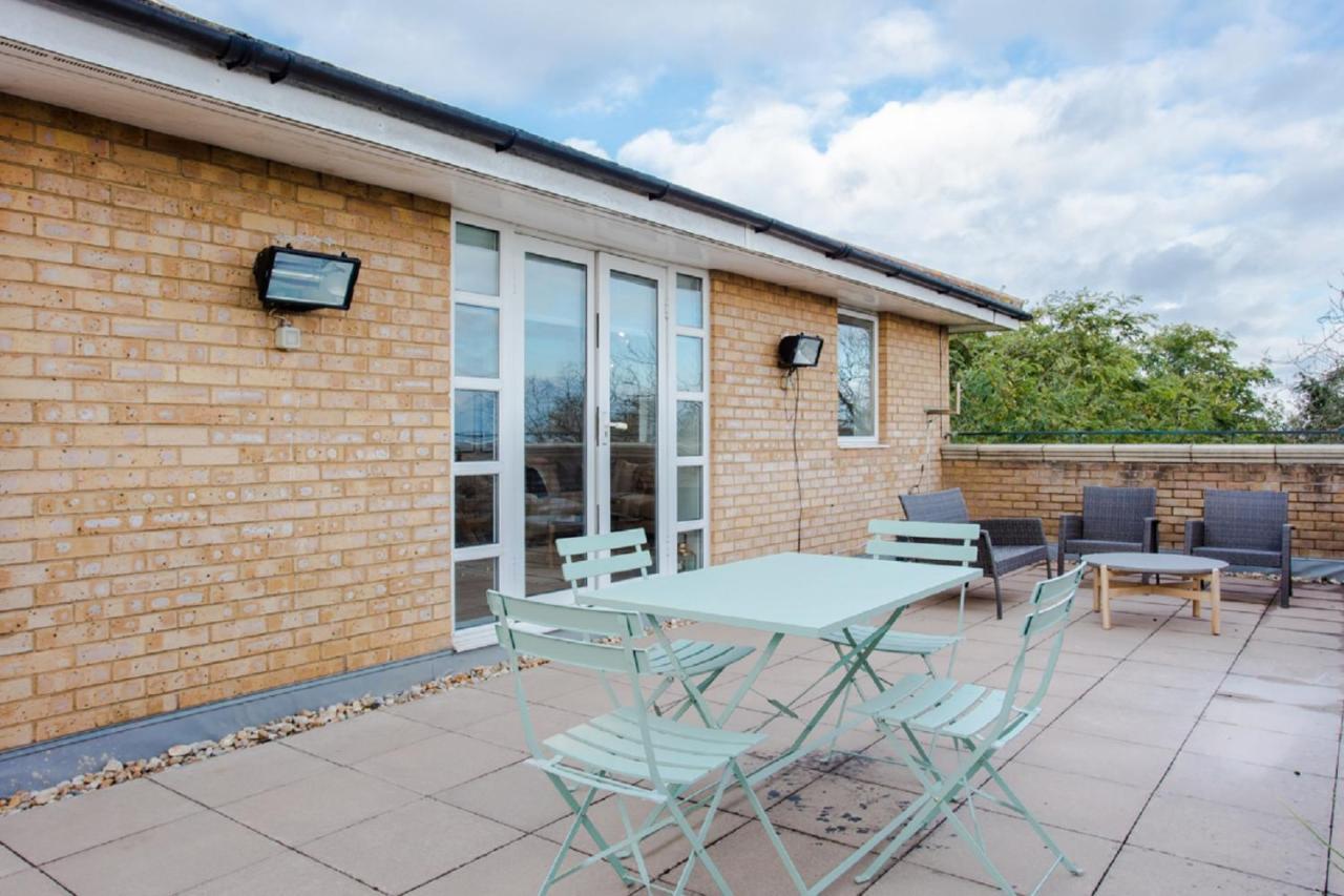 Apartment The Sparkford Gardens - Lovely 2bdr With Balcony London