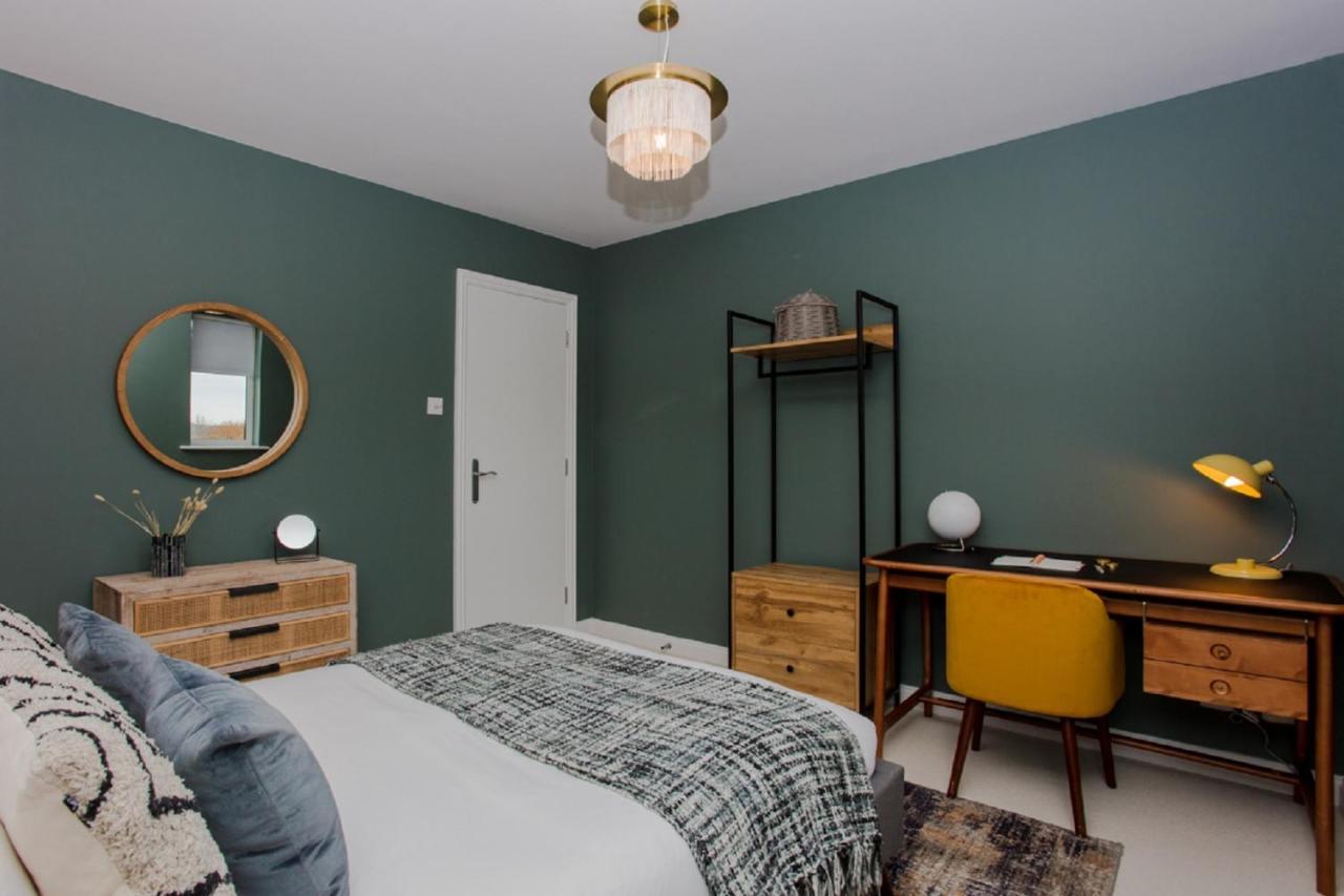 The Sparkford Gardens - Lovely 2bdr With Balcony London