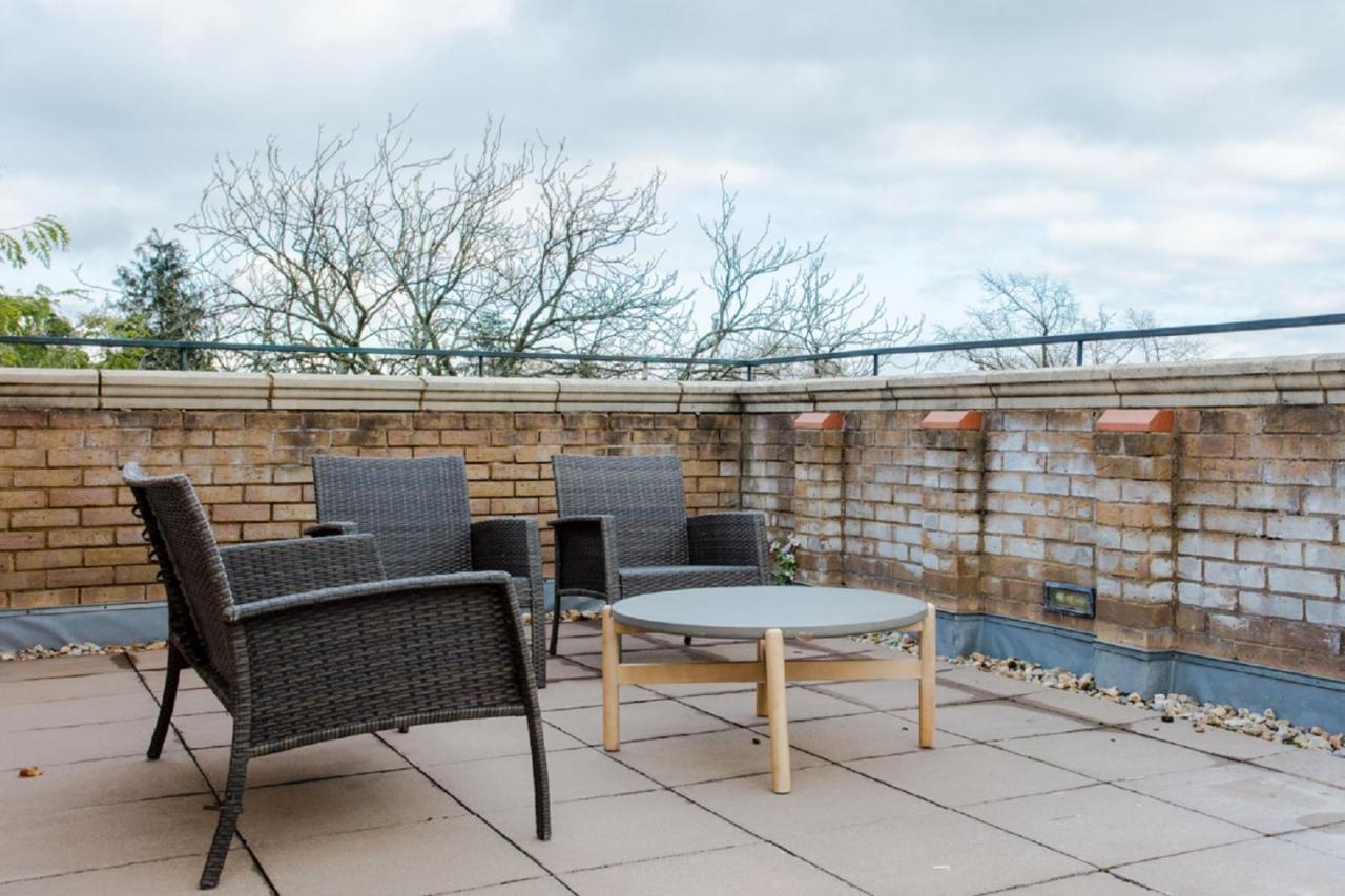 The Sparkford Gardens - Lovely 2bdr With Balcony Londres