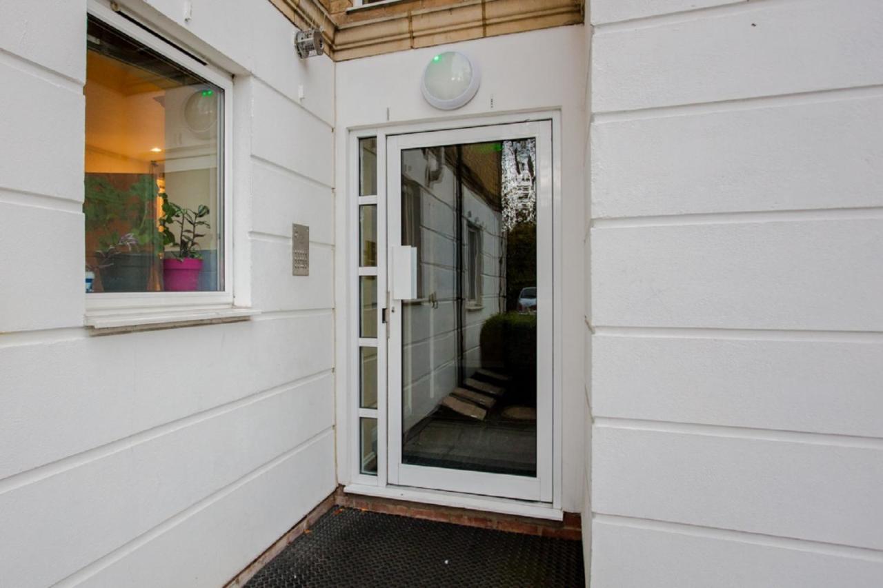 The Sparkford Gardens - Lovely 2bdr With Balcony London