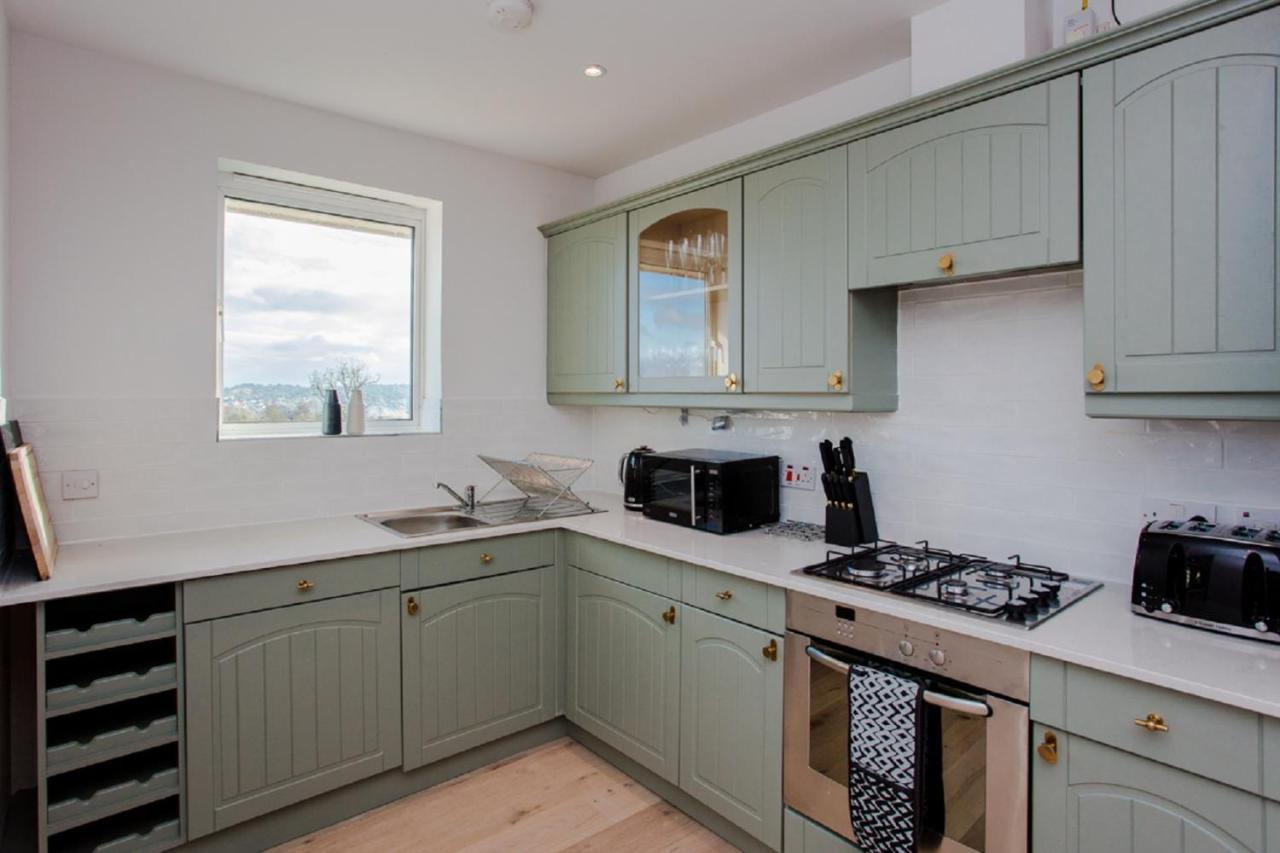 The Sparkford Gardens - Lovely 2bdr With Balcony Londres