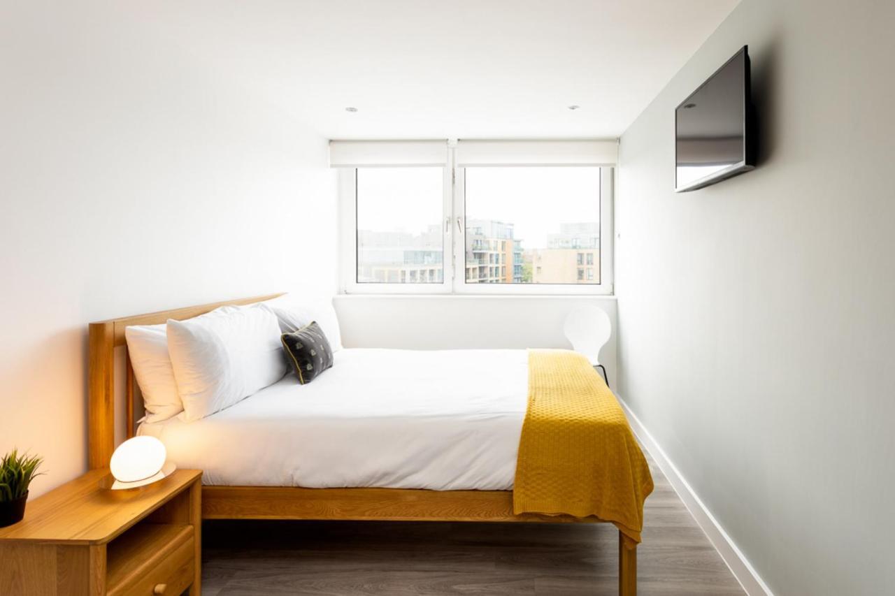 Bright Bridge Apartment *