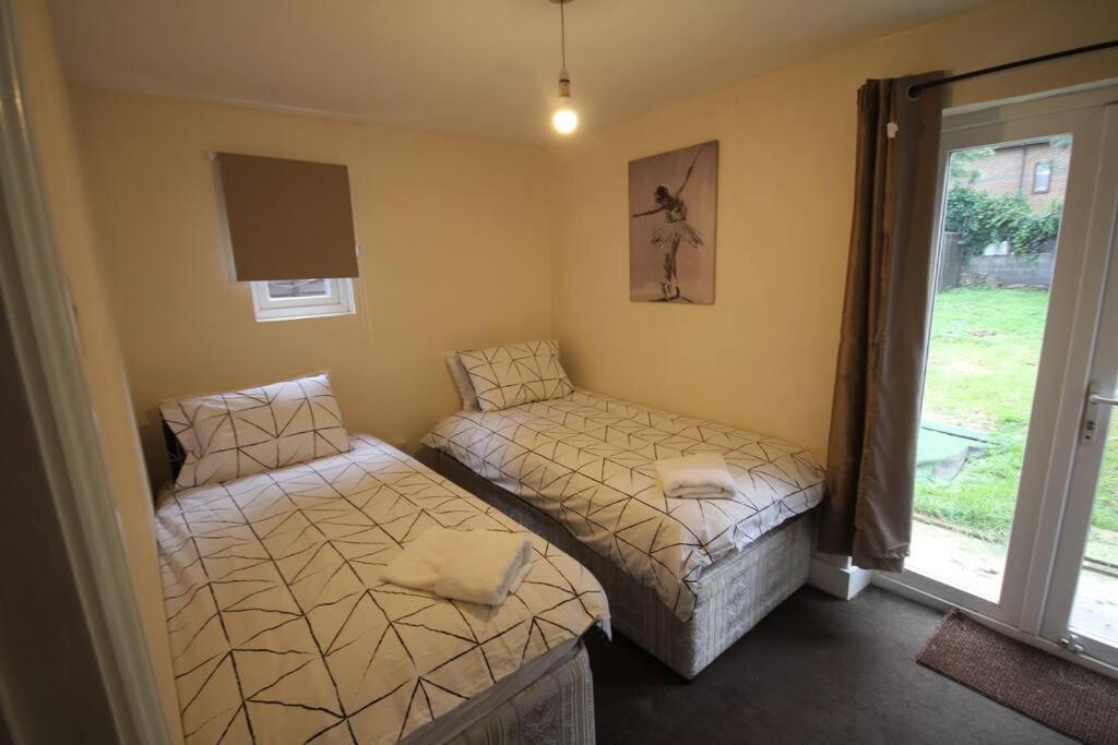 Willesden Lodge *