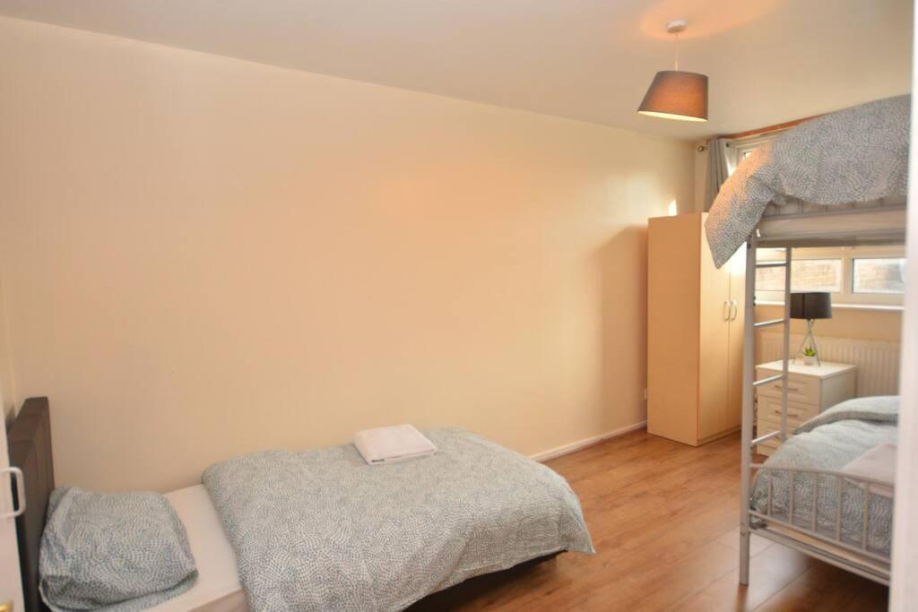 Spacious 2bedroom With Patio By Excel Centre Apartment *