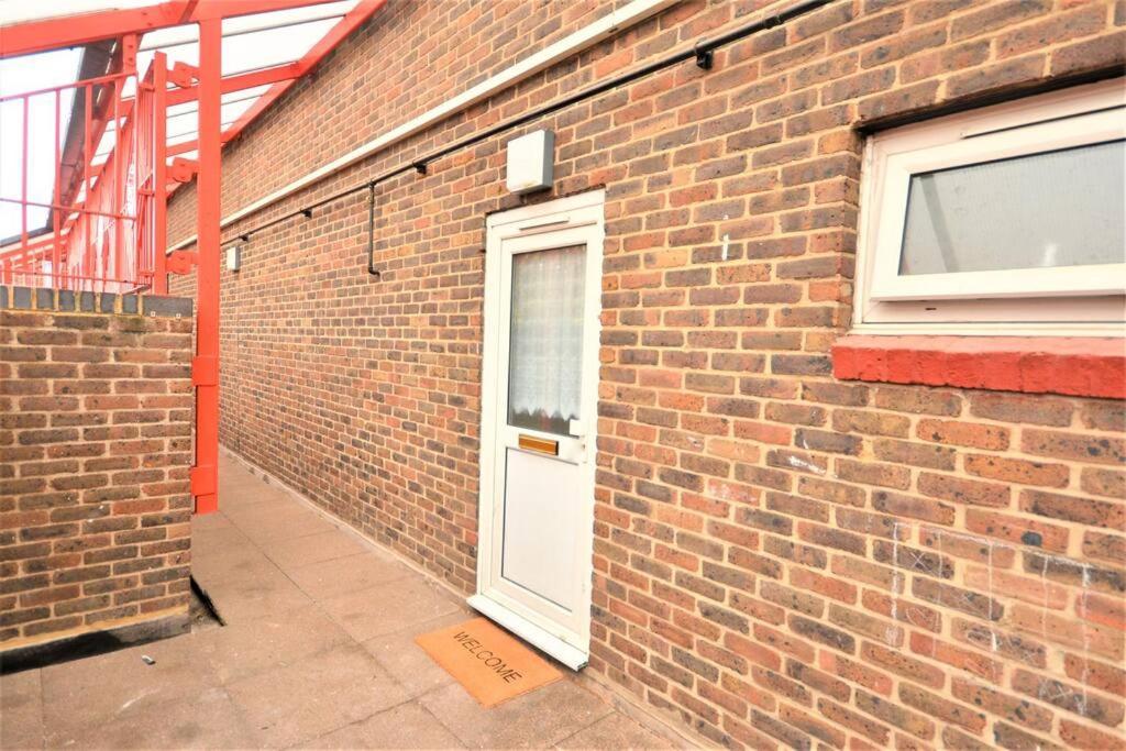 Spacious 2bedroom With Patio By Excel Centre London