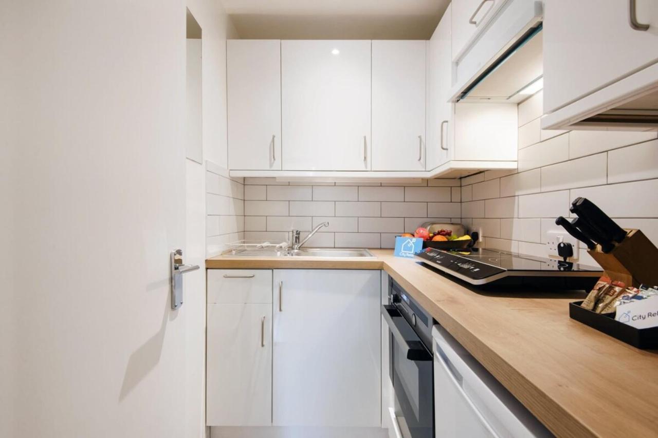 Apartment The Lovely Longridge Road London