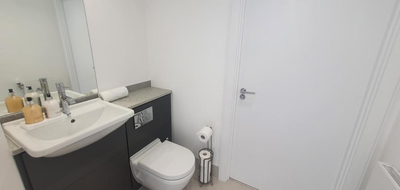 Garland Modern 3 Bedroom House Westfield - Stratford * London