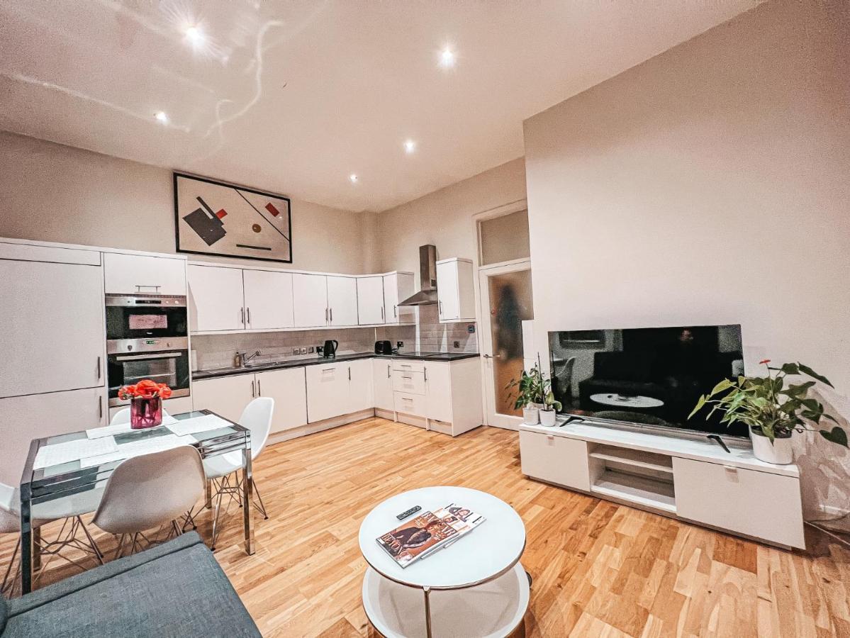 The Chelsea Kensington 159 Apartment *