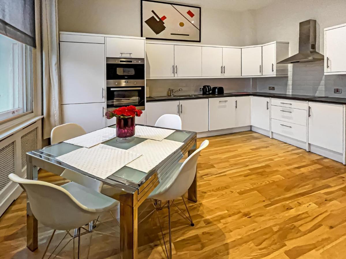 The Chelsea Kensington 159 Apartment *