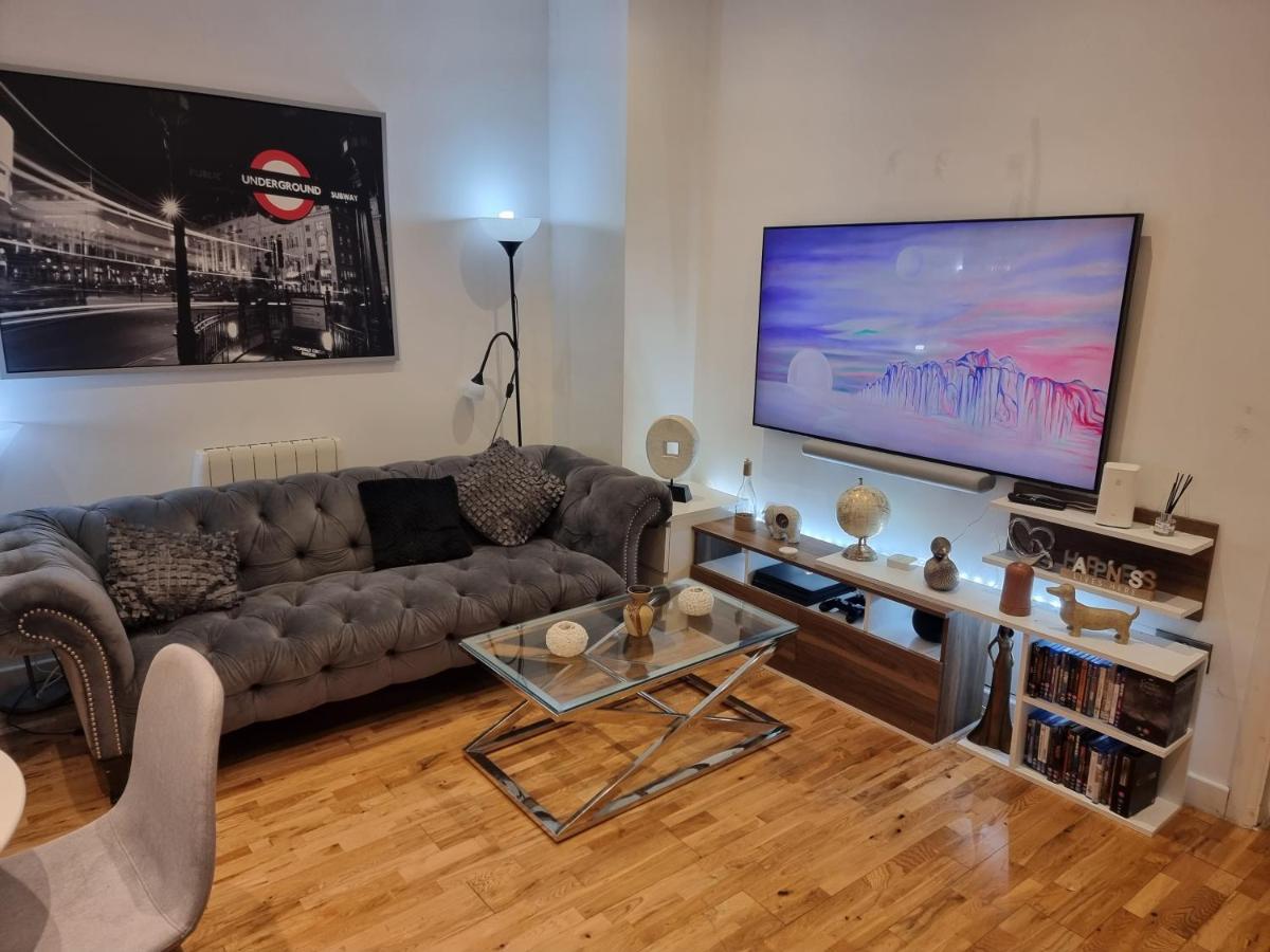 Spacious & Central Park Ground Floor Flat * London