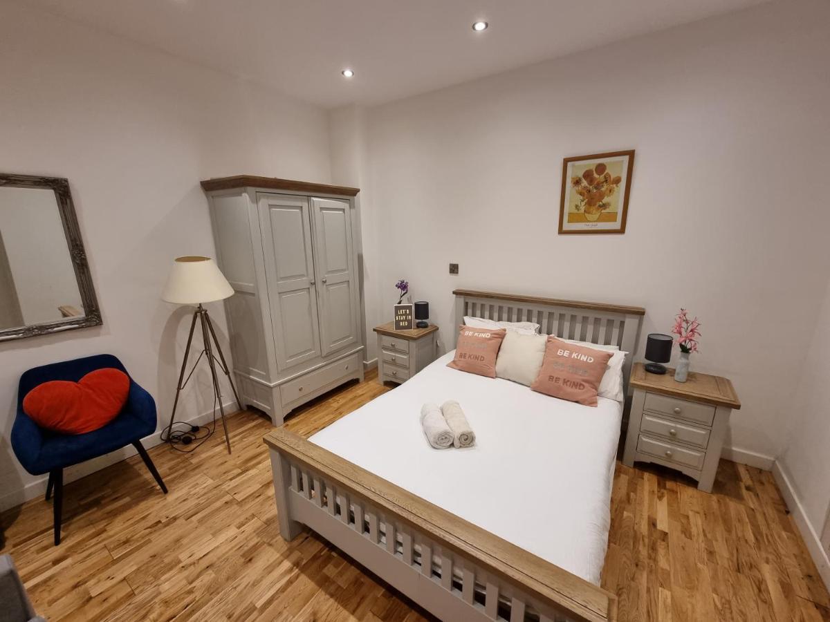 Apartment Spacious & Central Park Ground Floor Flat *
