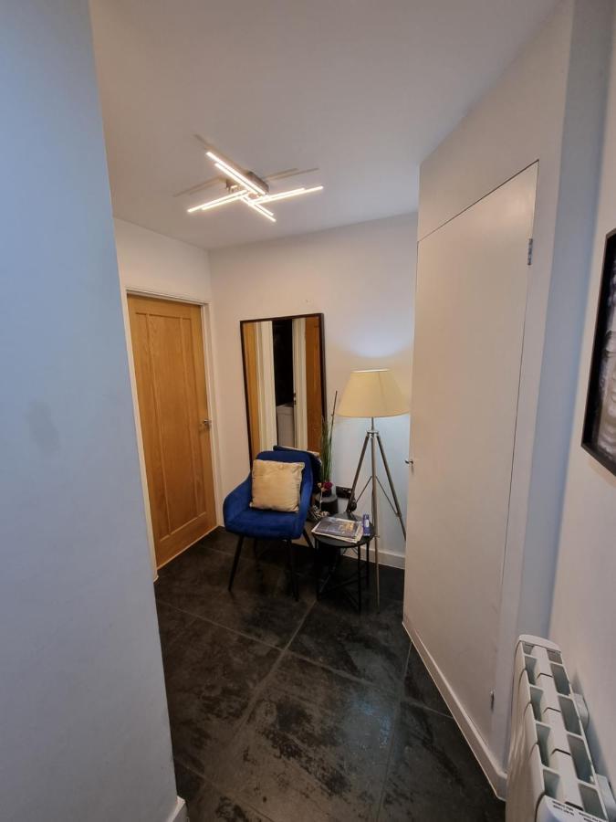 Apartment Spacious & Central Park Ground Floor Flat London