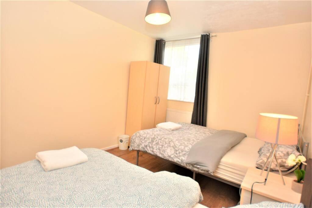 Spacious 2bedroom With Patio By Excel Centre Apartment