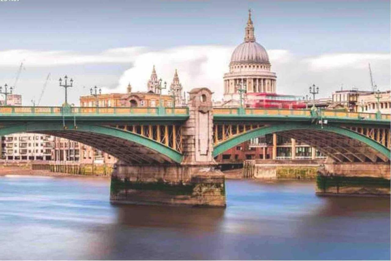 Remarkable Near Tower Bridge Apartment