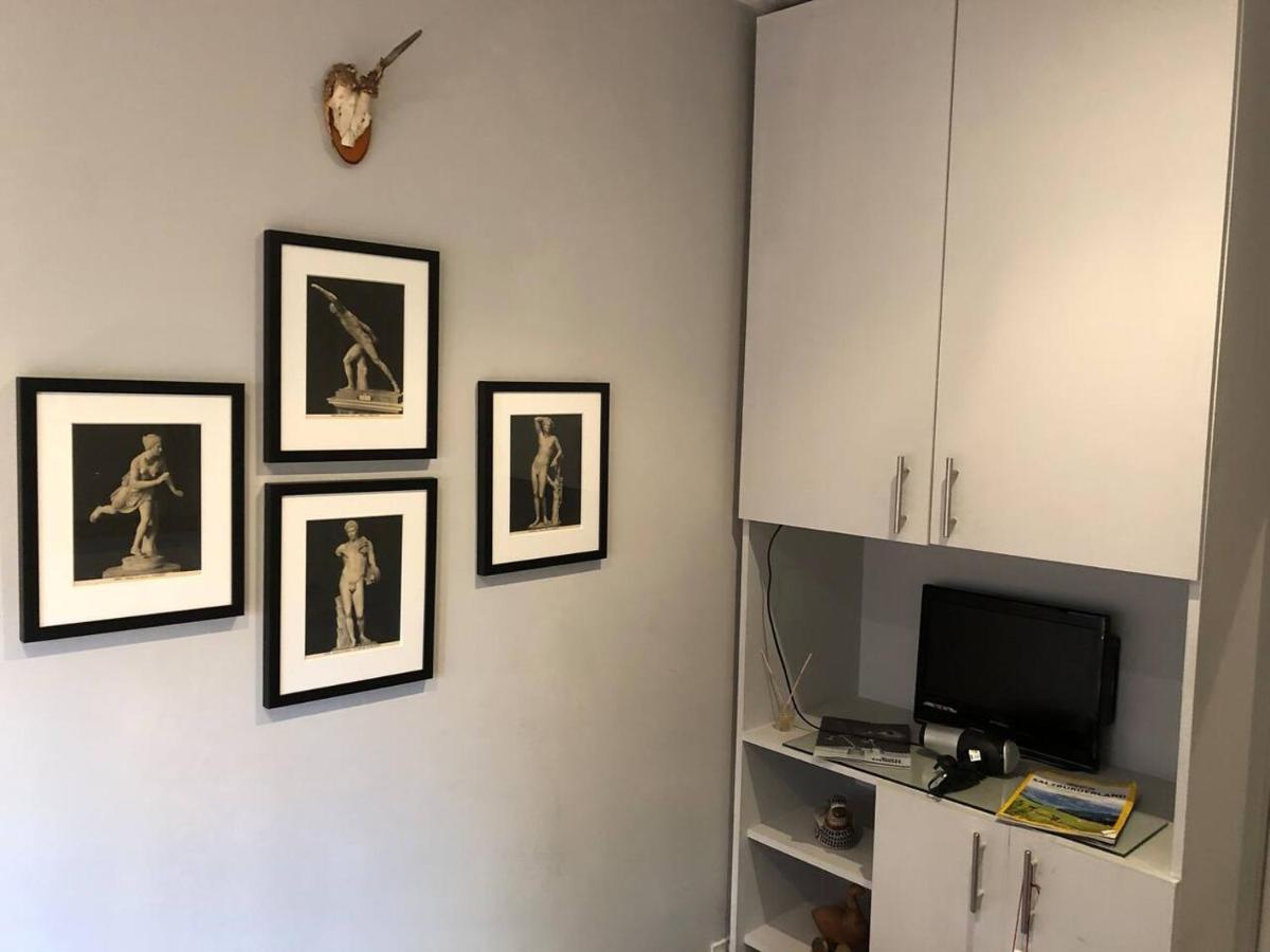 Remarkable Near Tower Bridge Apartment
