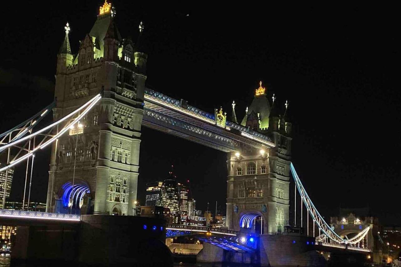 Remarkable Near Tower Bridge * London