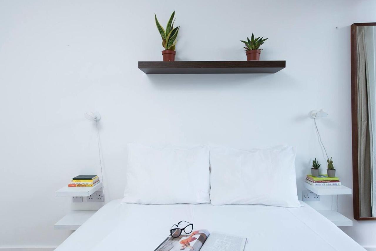 Stylish 2 Bedroom Flat With Balcony In