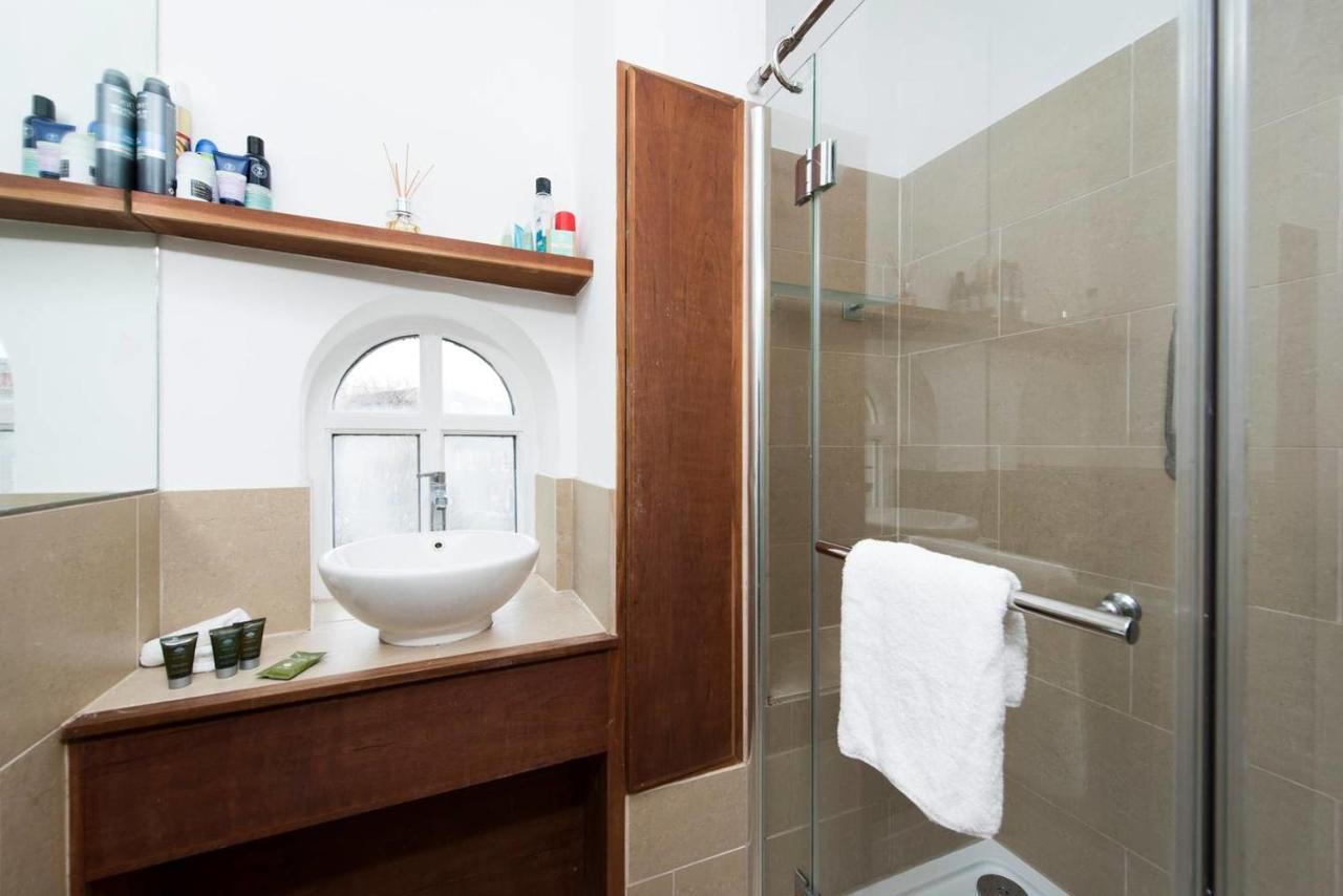Lovely 2 Bedroom Family Near Tower Bridge Holiday home *