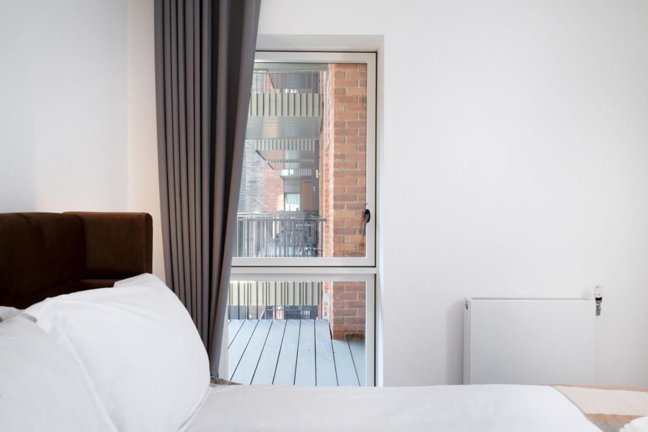 Modern And At Barking Wharf In Apartment *
