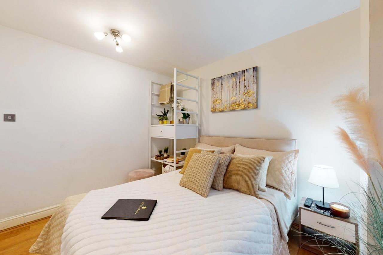 Park Lane Piccadilly Circus Apartment London