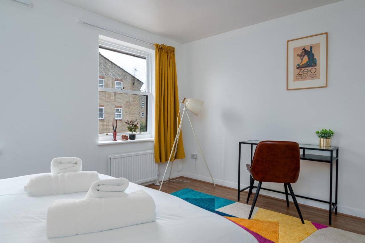 Beautiful 4 Bedroom Terrace House In Kings Holiday home London