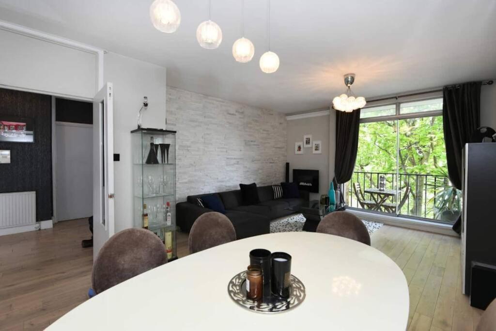 Superb 3 Bed Flat With Balcony In St John's Wood *