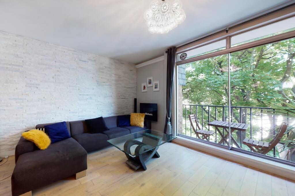 Superb 3 Bed Flat With Balcony In St John's Wood London